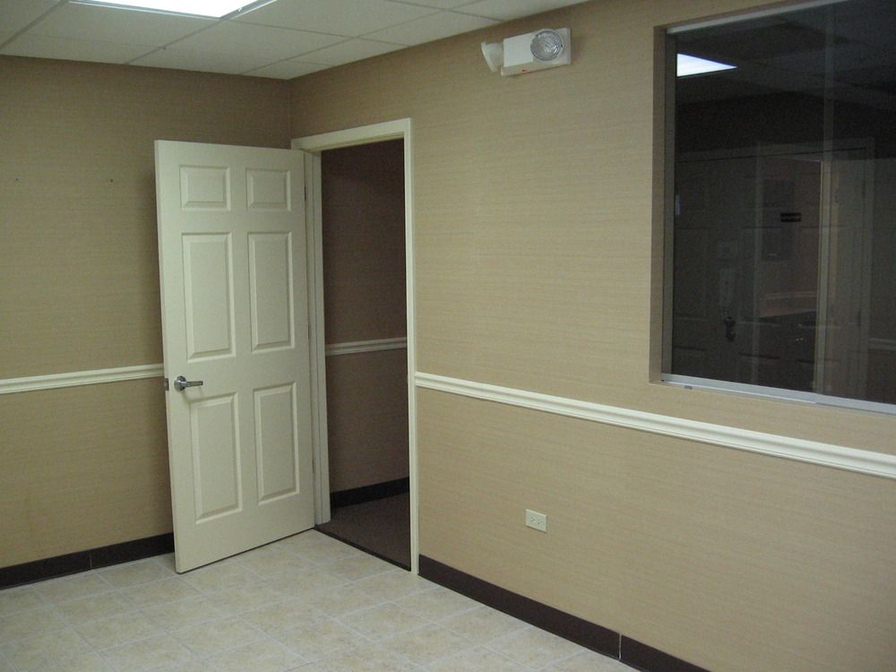 Charleston Center : 311 N 2nd St, St Charles, IL 60174